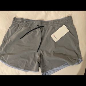 Choose a Side Reversible Super-High Rise Short 4"